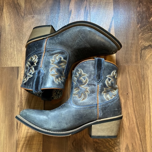 Women’s Blue Laredo Ankle Cowgirl Boots, Size 7.5M - Picture 6 of 9